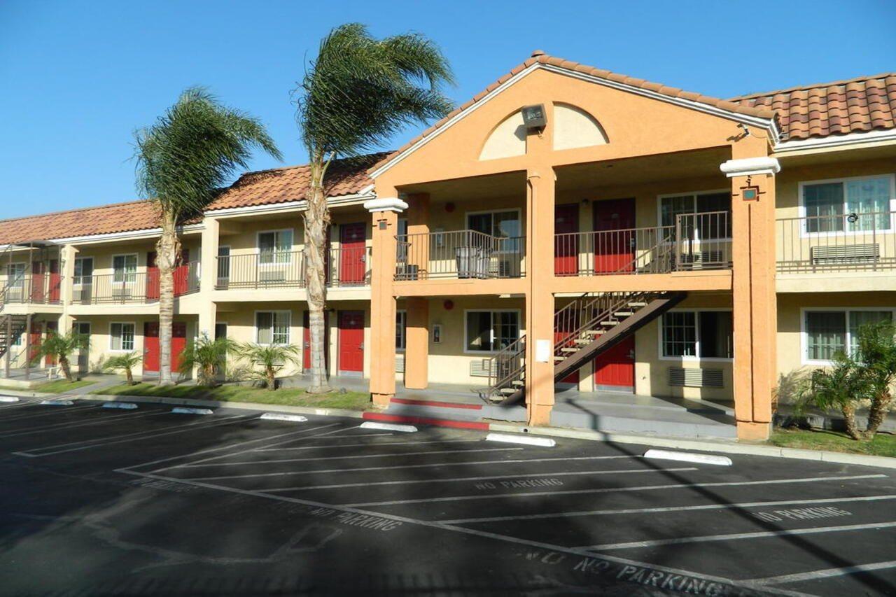 Welcome Inn Corona Ngoại thất bức ảnh