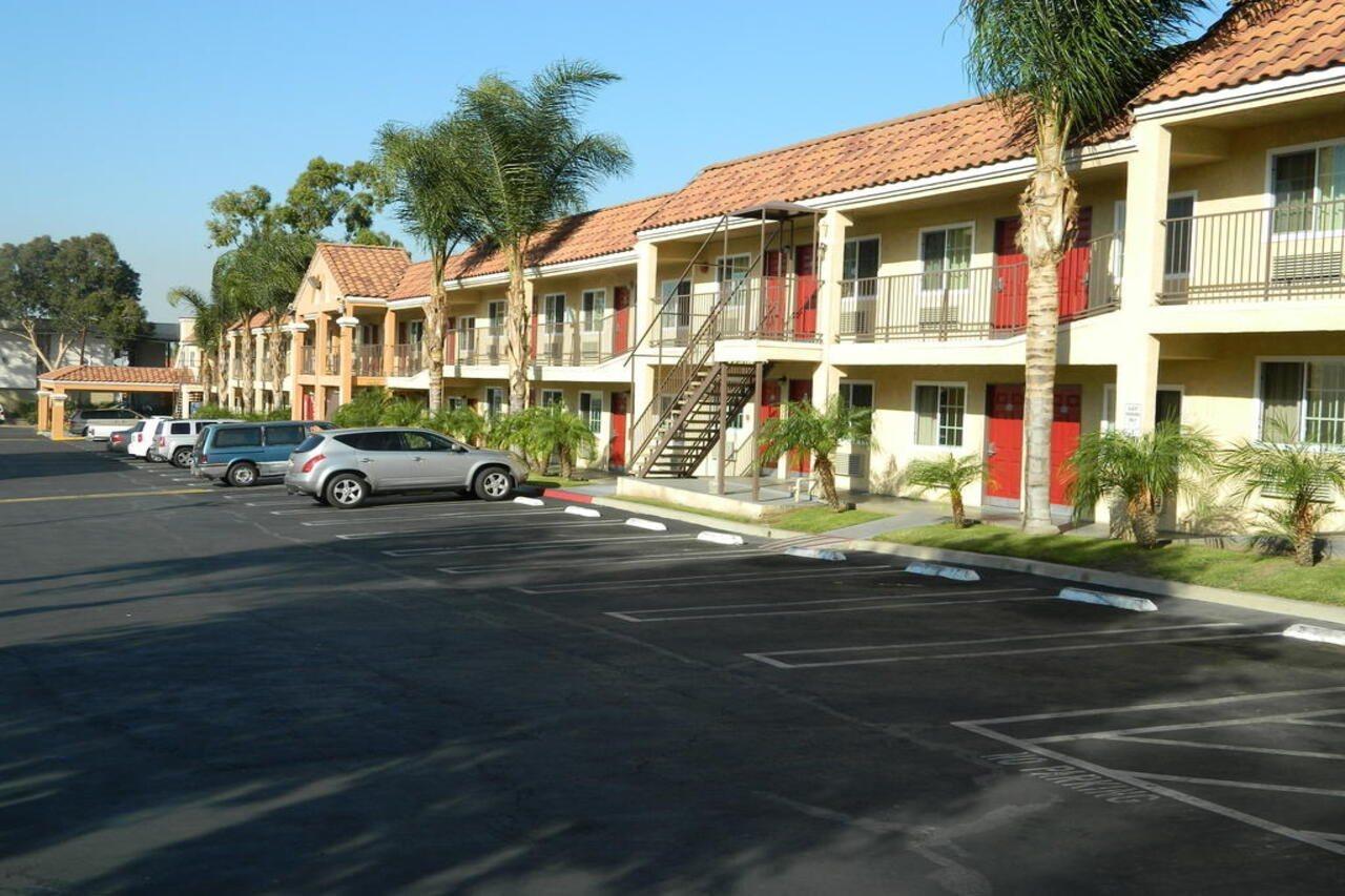 Welcome Inn Corona Ngoại thất bức ảnh