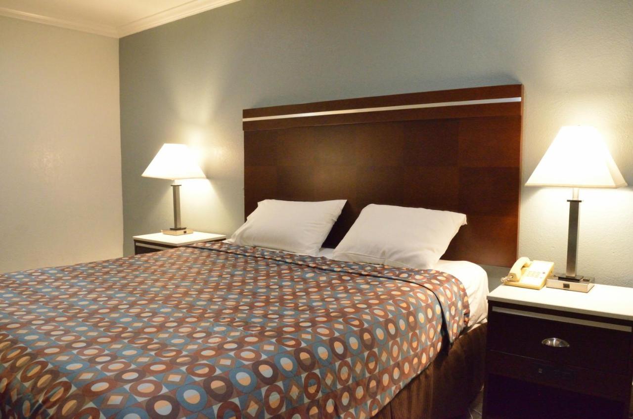 Welcome Inn Corona Ngoại thất bức ảnh