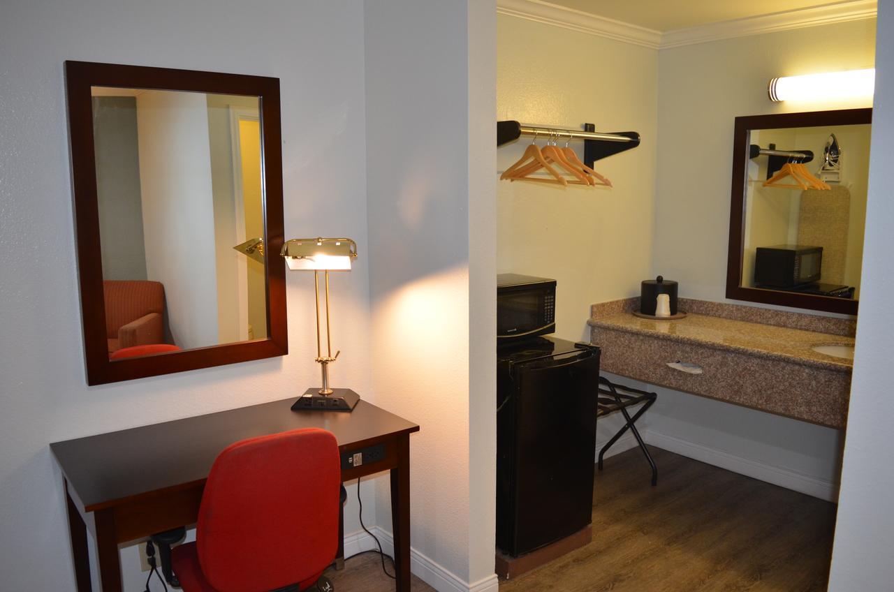 Welcome Inn Corona Ngoại thất bức ảnh